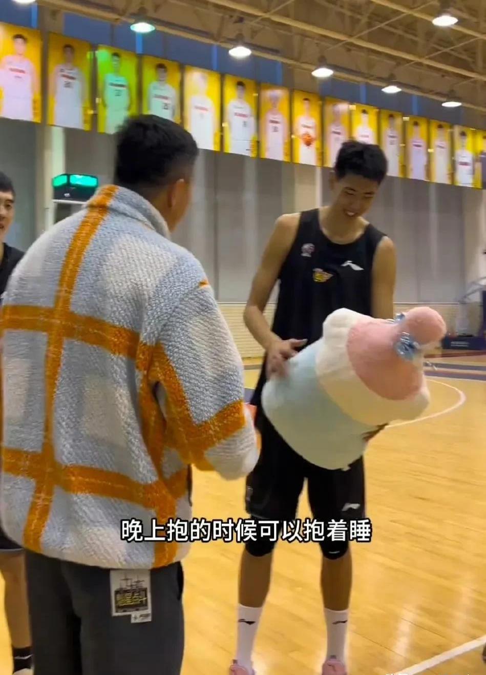 广东宏远队遭遇福建队，胜算差距不容小视(广东宏远队有什么新闻)
