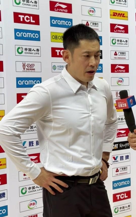 星空体育-北控闵鹿蕾因个人原因辞职聘请张庆鹏担任主教练