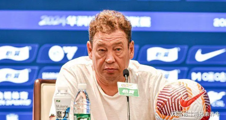 斯卢茨基两天选中阿苏埃，申花6天谈判完成