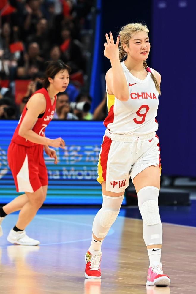 22年女篮世界杯回顾：李梦23分，中国胜法国进入半决赛刘正清：爱好盘串盘核桃，希望尽快融入球队的简单介绍