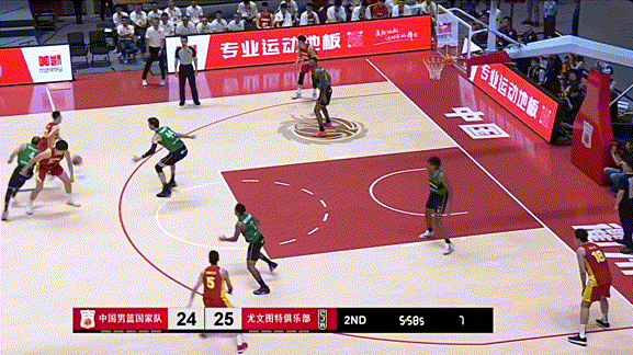 胡明轩对阵荷兰，得到13分1篮板2抢断